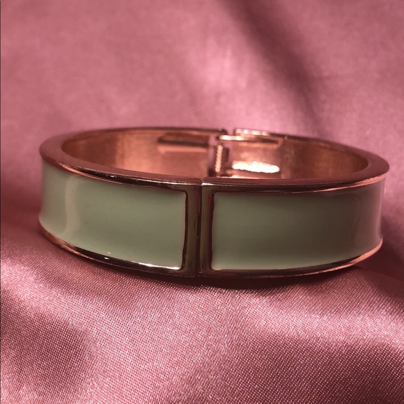 Vintage Mint Green and Gold Tone Cuff Bracelet - Picture 5 of 8